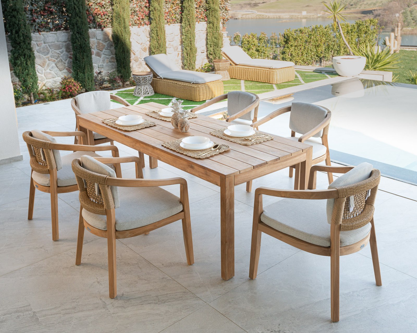 SABATU DINING TABLE & EDVIN ARM CHAIR